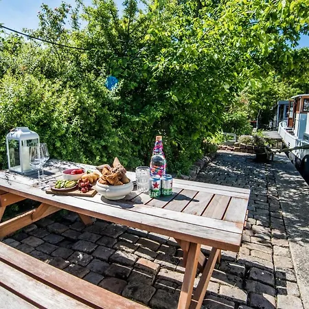 Private Houseboat In The Heart Of Botel Amsterdam