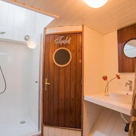 Private Houseboat In The Heart Of * Amsterdam