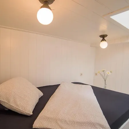 Private Houseboat In The Heart Of *