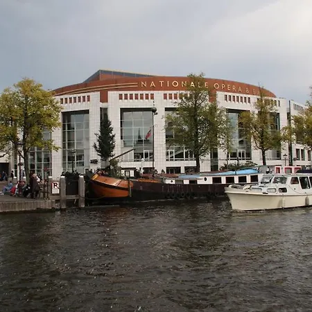Botel Private Houseboat In The Heart Of Amsterdam