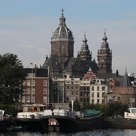 Private Houseboat In The Heart Of Botel